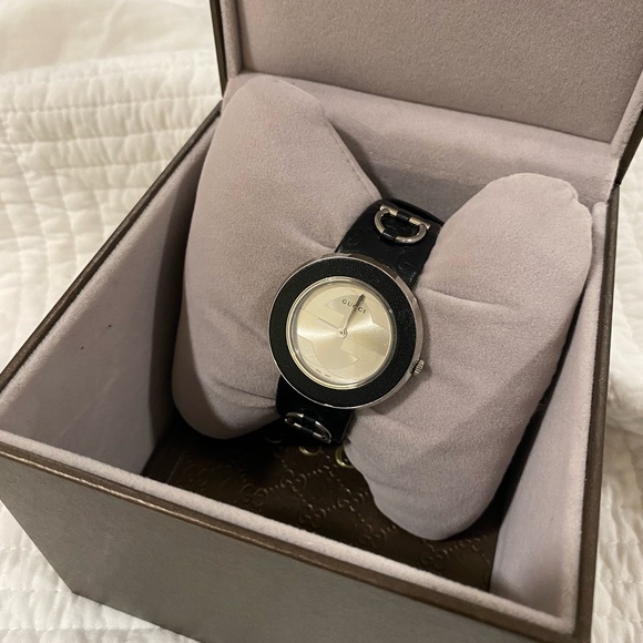 Authentic Gucci Horse Bit Watch - Picture 6 of 11